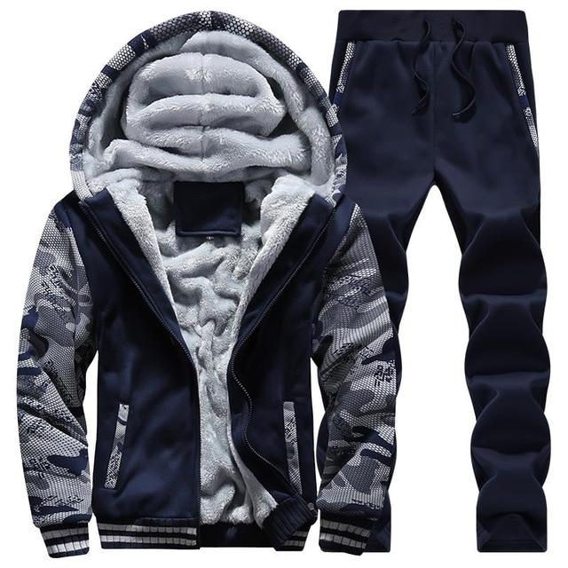 Men Sporting Fleece - Image 19